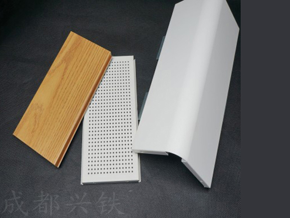 定制冲孔机房草莓视频成人在线观看，提升机房空间的差异化